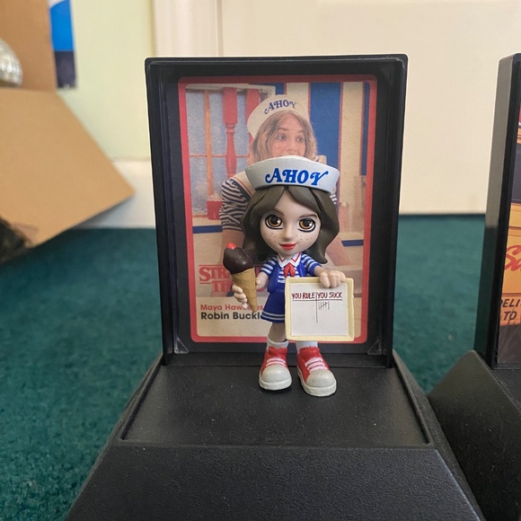 Stranger Things Capsules - Picture 3 of 12